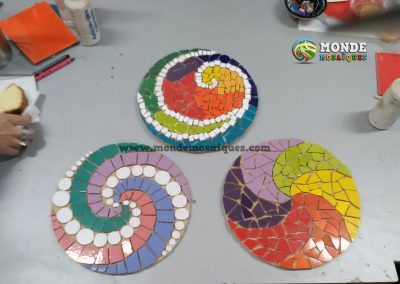 Taller de espirales en mosaico