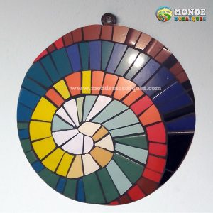 Espirales en mosaico - azulejos sobre chapa