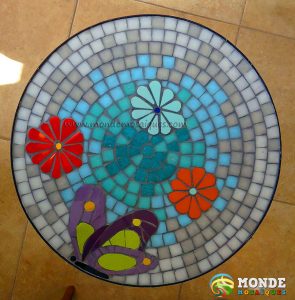 mariposa venecita y azulejos